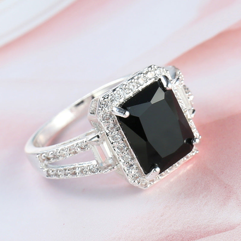 Creative Couple Fashion Black Zircon Ring (Europe & America)